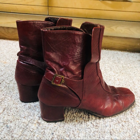 Vintage Italian (wine) leather boots w/rubber sole - Picture 4 of 7